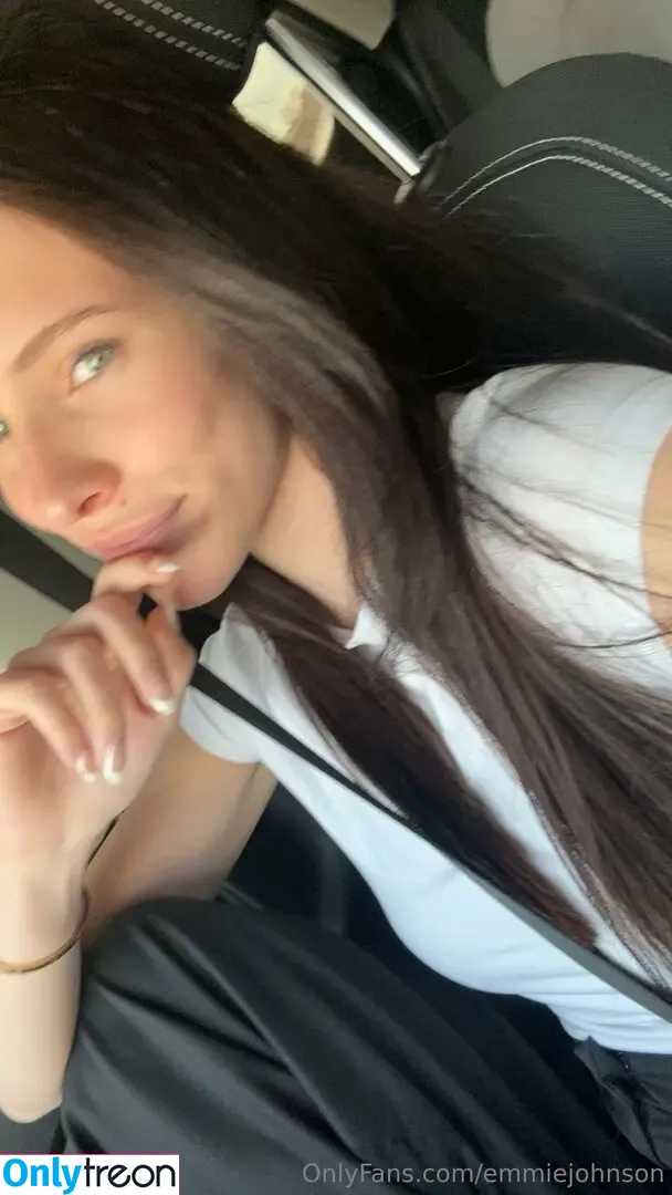emmiejohnson голая photo #0093 (emmie_johnston)