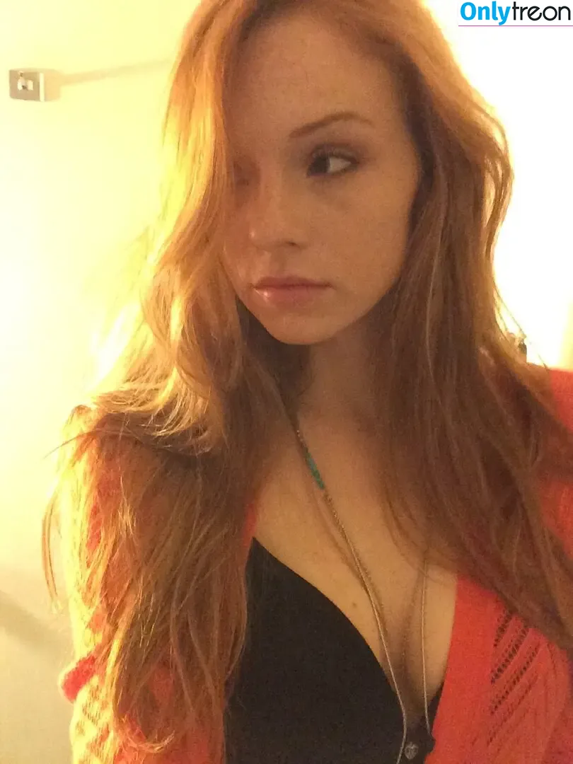 emmmxc nude photo #0008 (emmm_xoxx / emmmc_)