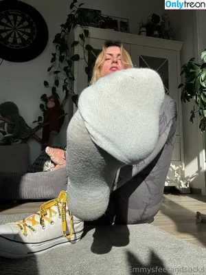 emmyfeetandsocks / theluckyguy_efs nude photo #0178