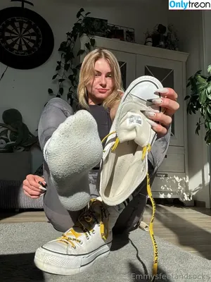 emmyfeetandsocks / theluckyguy_efs nude photo #0207