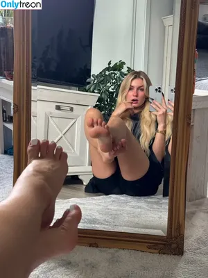 emmyfeetandsocks / theluckyguy_efs nude photo #0224