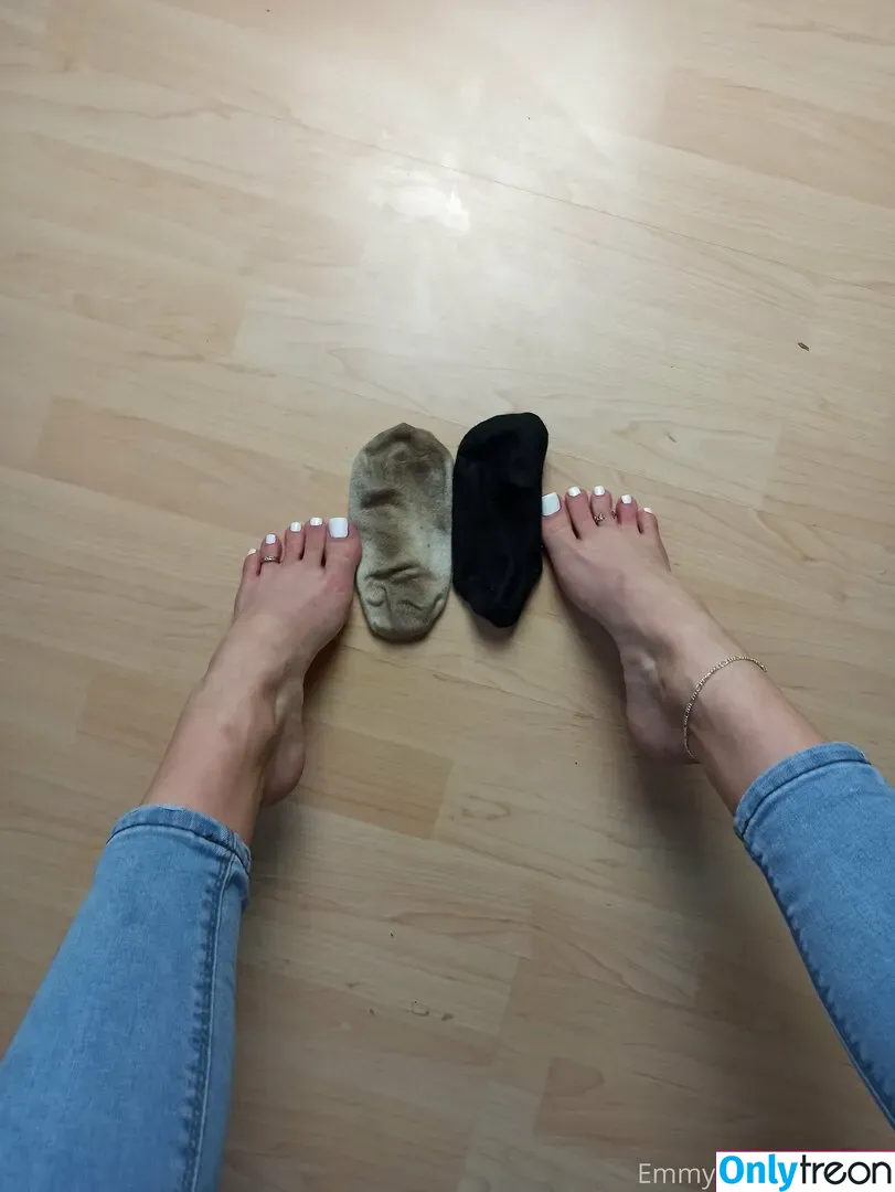 emmyfeetandsocks nude photo #0031 (theluckyguy_efs)