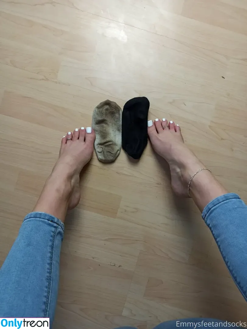 emmyfeetandsocks голая photo #0032 (theluckyguy_efs)