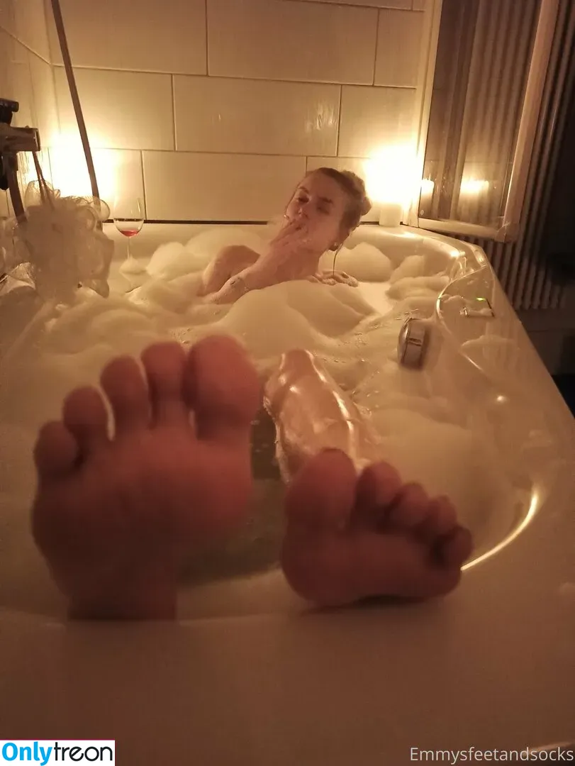 emmyfeetandsocks голая photo #0041 (theluckyguy_efs)