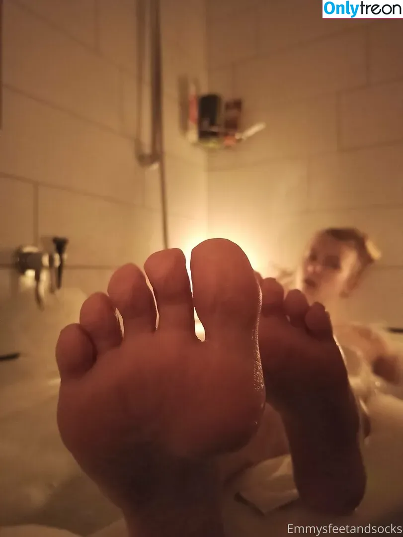 emmyfeetandsocks голая photo #0042 (theluckyguy_efs)