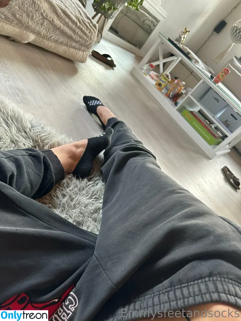 emmyfeetandsocks голая photo #0095 (theluckyguy_efs)