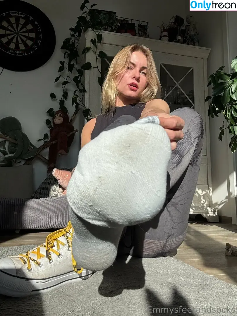 emmyfeetandsocks nude photo #0176 (theluckyguy_efs)