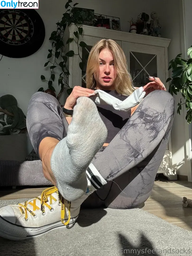 emmyfeetandsocks nude photo #0179 (theluckyguy_efs)