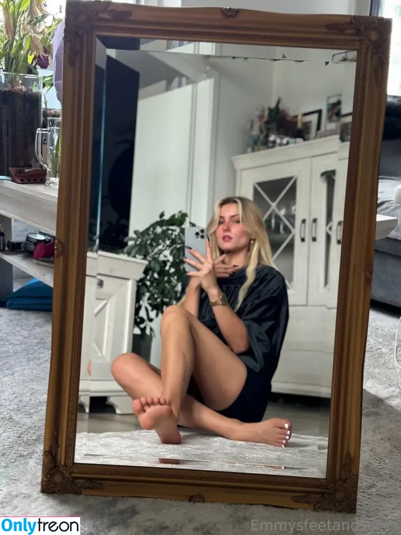 emmyfeetandsocks nude photo #0243 (theluckyguy_efs)