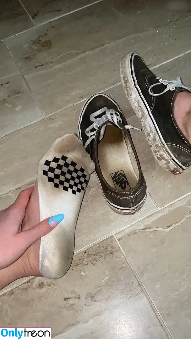 Emmysfeetandsocks голая photo #0058 (emmyfeetandsocks / emmysfeetandso1 / theluckyguy_efs)