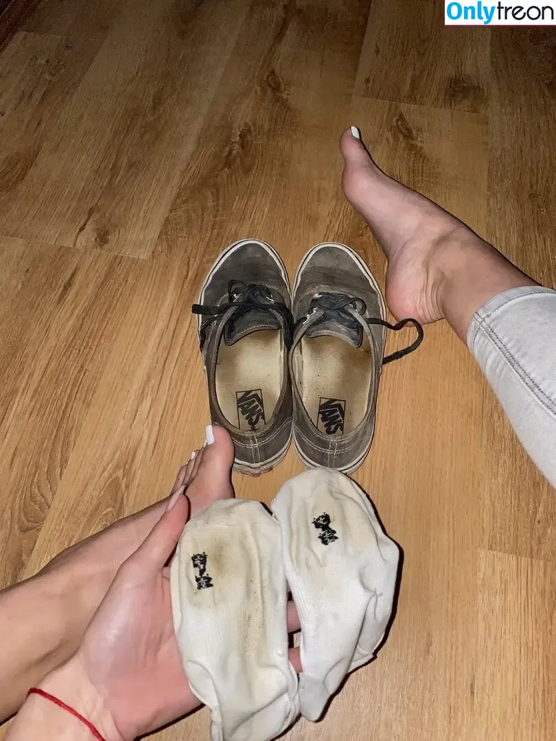 Emmysfeetandsocks голая photo #0060 (emmyfeetandsocks / emmysfeetandso1 / theluckyguy_efs)