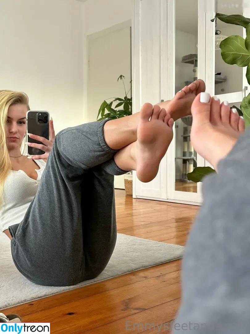 Emmysfeetandsocks голая photo #0548 (emmyfeetandsocks / emmysfeetandso1 / theluckyguy_efs)