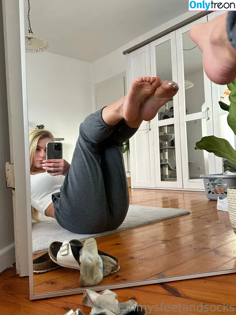 Emmysfeetandsocks голая photo #0550 (emmyfeetandsocks / emmysfeetandso1 / theluckyguy_efs)
