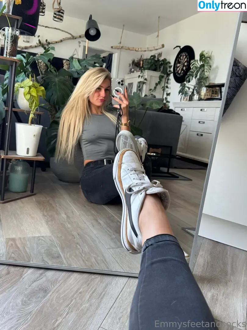 Emmysfeetandsocks голая photo #0772 (emmyfeetandsocks / emmysfeetandso1 / theluckyguy_efs)