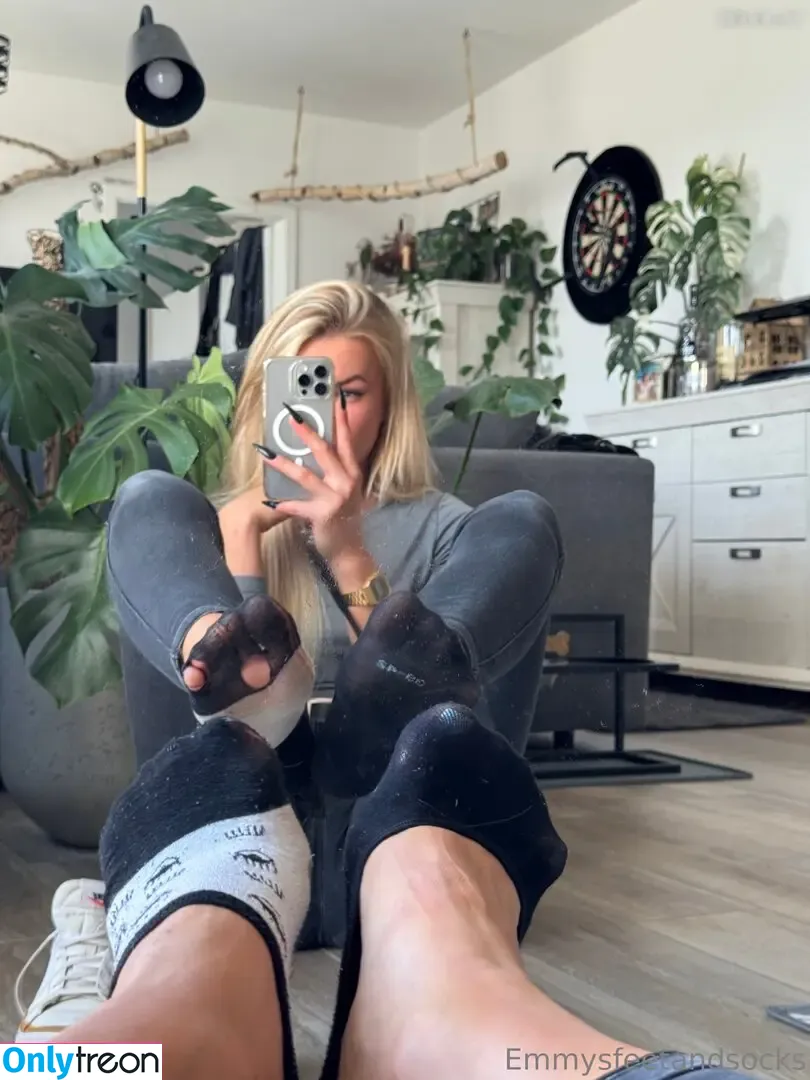 Emmysfeetandsocks голая photo #0780 (emmyfeetandsocks / emmysfeetandso1 / theluckyguy_efs)