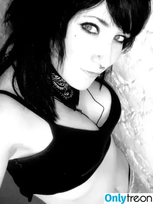 Emo Amy / emo.spicegirl / emosox nude photo #0008