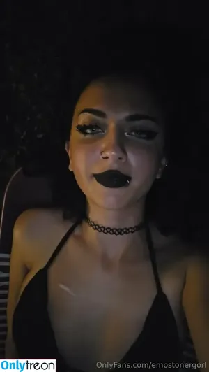 Emostonergorl / Obvious_Confusion699 / emo.stoner.gorl / smolstarcaster nude photo #0914
