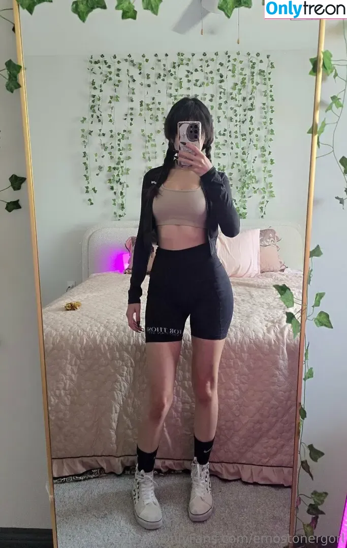 Emostonergorl nude photo #0968 (Obvious_Confusion699 / emo.stoner.gorl / smolstarcaster)