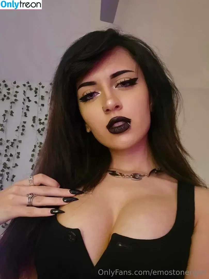Emostonergorl nude photo #0989 (Obvious_Confusion699 / emo.stoner.gorl / smolstarcaster)