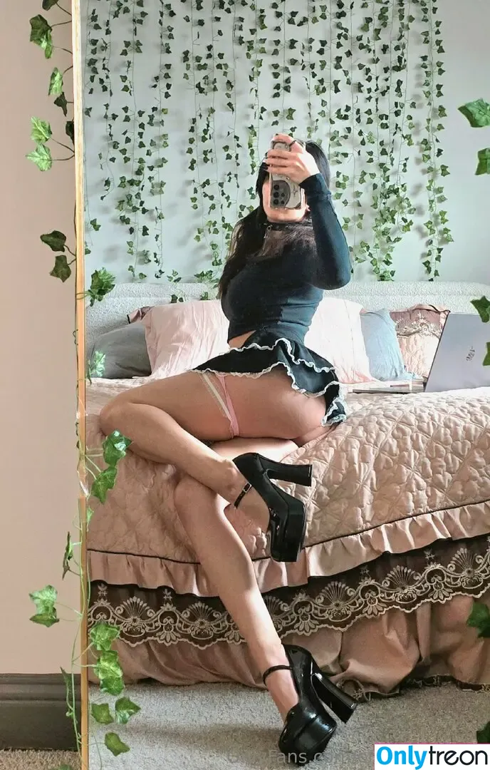 Emostonergorl голая photo #0994 (Obvious_Confusion699 / emo.stoner.gorl / smolstarcaster)
