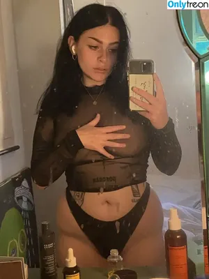 emowag420 / arianalgrande nude photo #0023