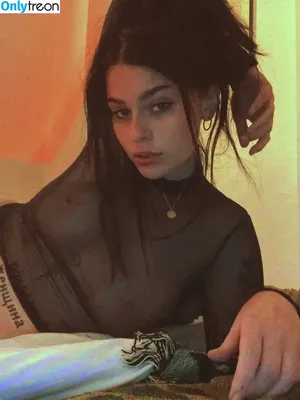 emowag420 / arianalgrande nude photo #0034