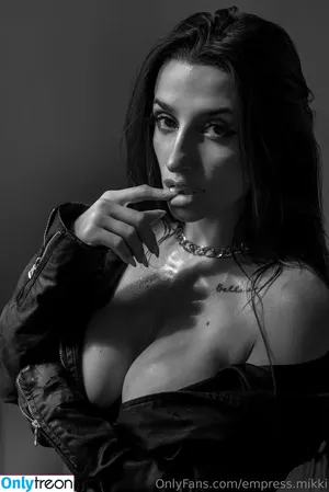 empress.mikki / empress_mikki nude photo #0037