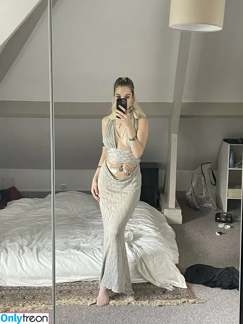 EmpressAzina голая photo #0004 (Empress Azina / empressaspen / rosinayeboah1)