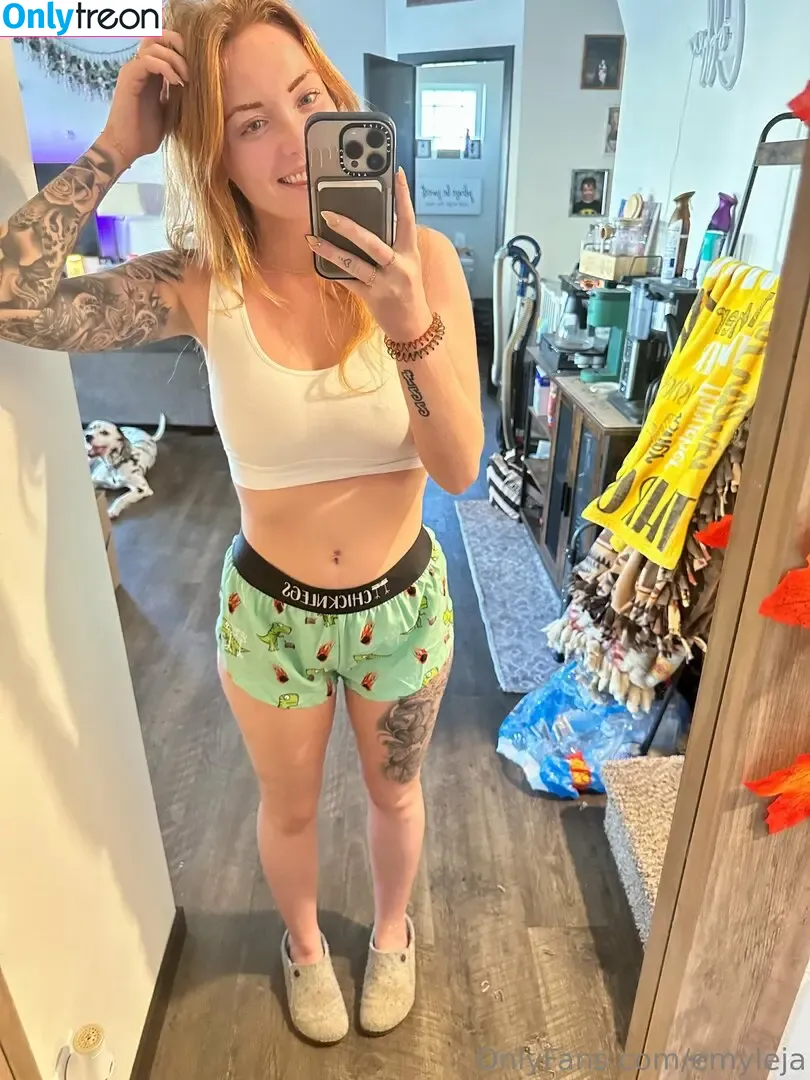 Emyleja nude photo #0006 (emyle_ja)