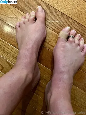 enticing_soles / enticing.soles фото голая #0037