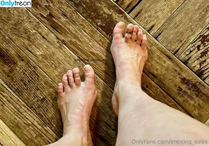 enticing_soles / enticing.soles фото голая #0055
