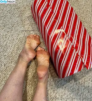 enticing_soles / enticing.soles фото голая #0059