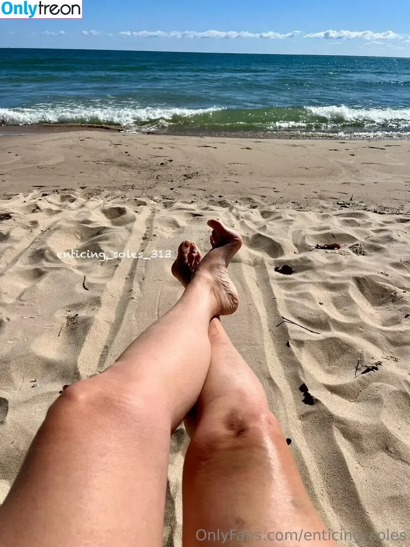 enticing_soles голая photo #0004 (enticing.soles)