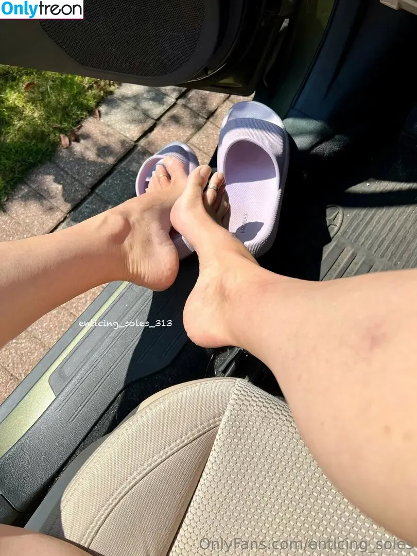enticing_soles голая photo #0009 (enticing.soles)