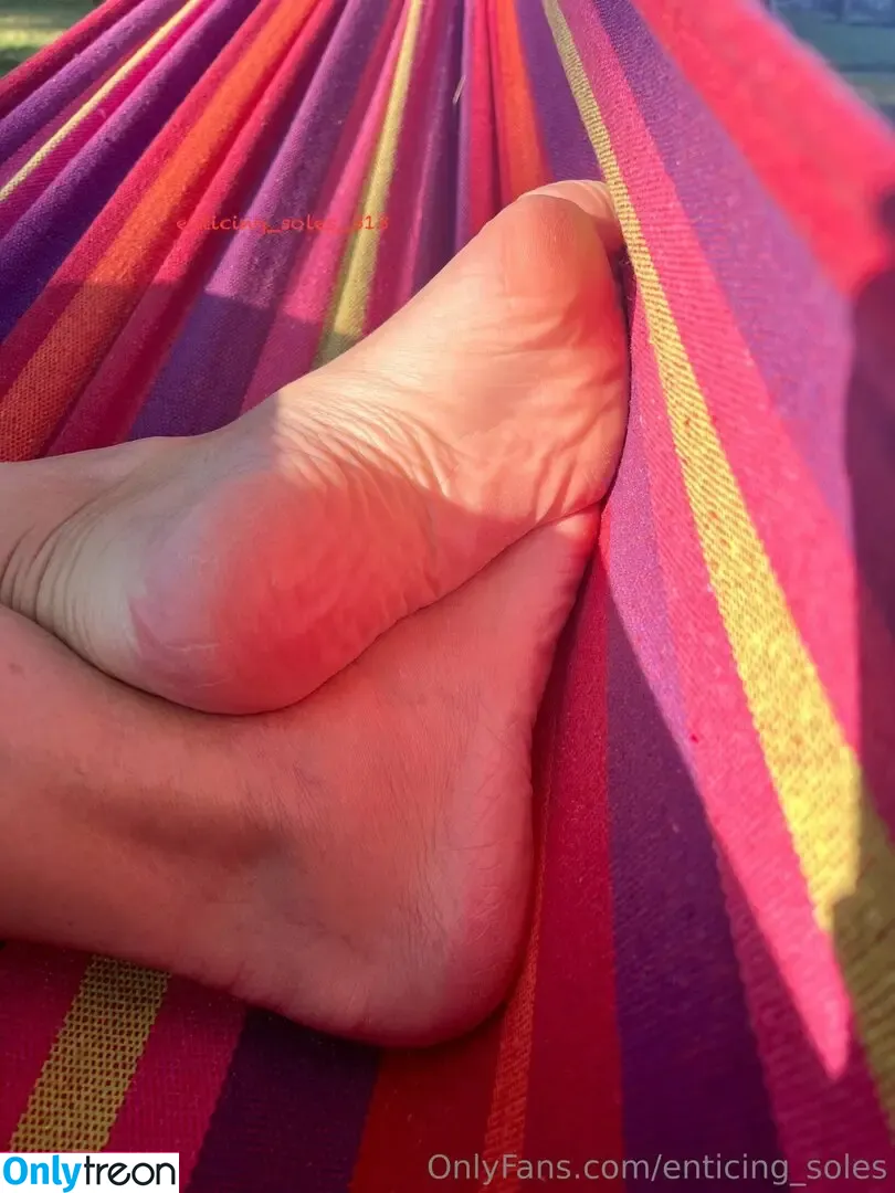 enticing_soles голая photo #0022 (enticing.soles)