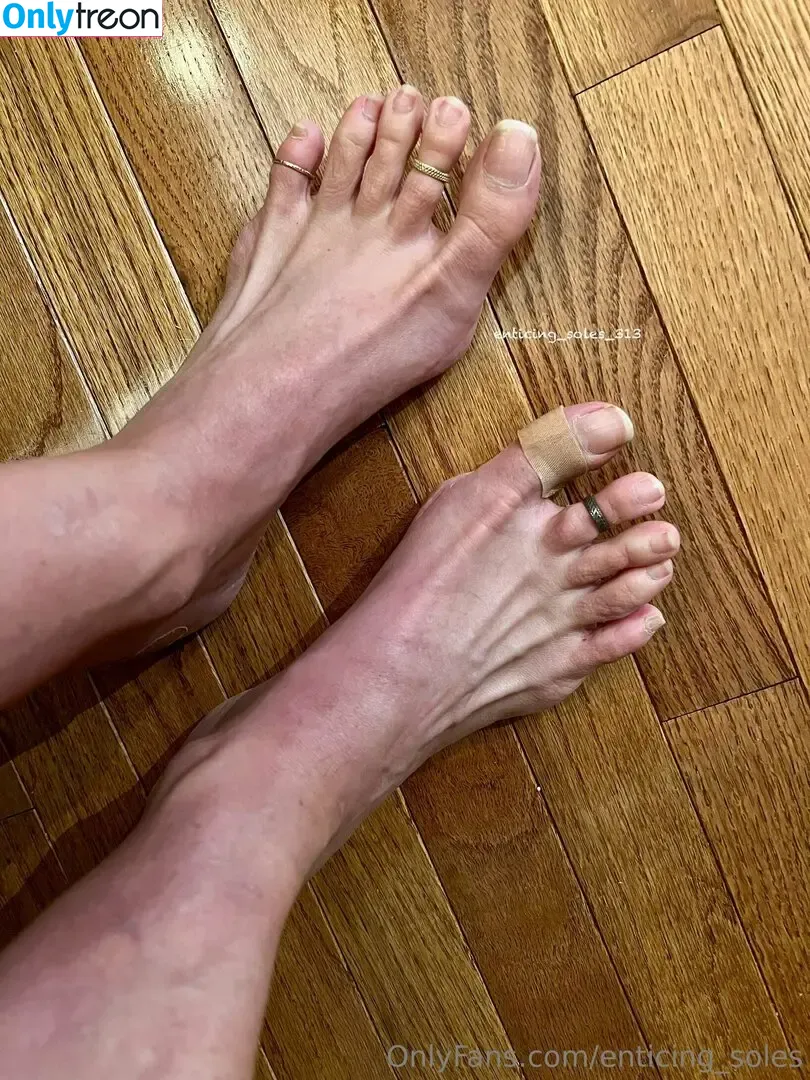 enticing_soles голая photo #0036 (enticing.soles)