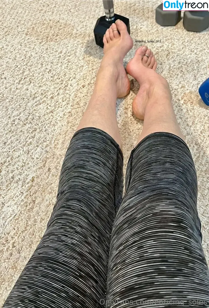 enticing_soles голая photo #0063 (enticing.soles)