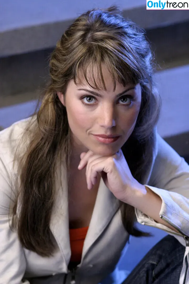 Erica Durance голая photo #0016 (durance.erica)