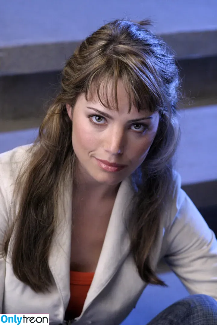 Erica Durance голая photo #0023 (durance.erica)