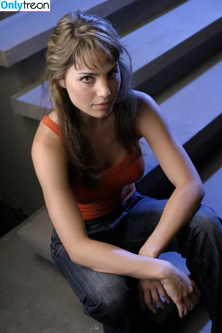 Erica Durance голая photo #0026 (durance.erica)