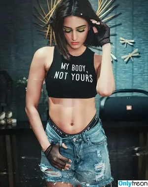Erica Fernandes / iam_ejf nude photo #0003