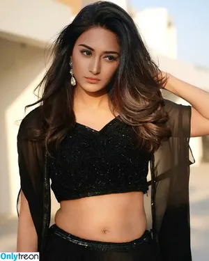 Erica Fernandes / iam_ejf nude photo #0012