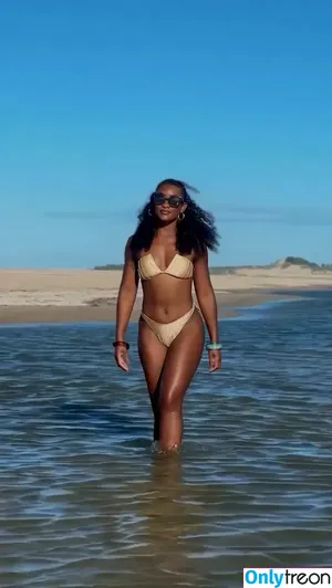 Erika Januza / erikajanuza nude photo #0196