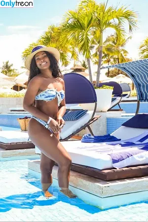 Erika Januza / erikajanuza nude photo #0218