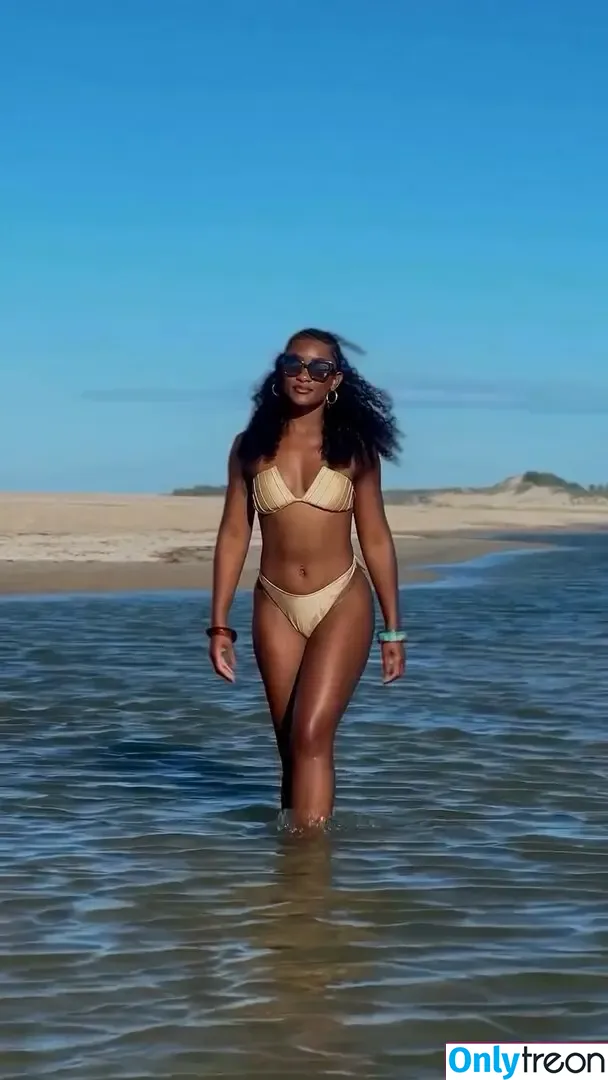 Erika Januza nude photo #0196 (erikajanuza)