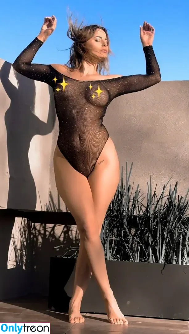Erika Mitdank nude photo #0108 (eru_mitdank / erumitdank)