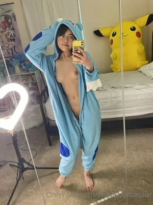 Erikasbulbasaur фото голая #0094