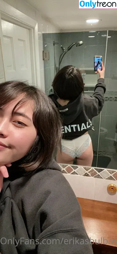 Erikasbulbasaur голая photo #0021 (Erikasbulbasaur)