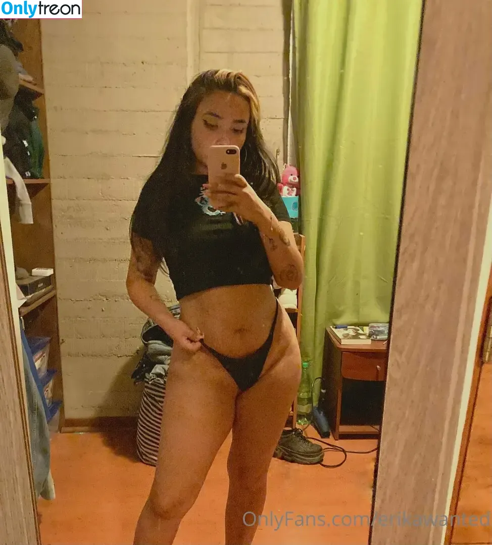 erikawanted nude photo #0036 (erikawheaton)