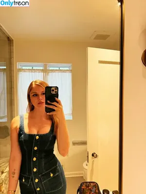 Erin Moriarty / erinelairmoriarty nude photo #1086
